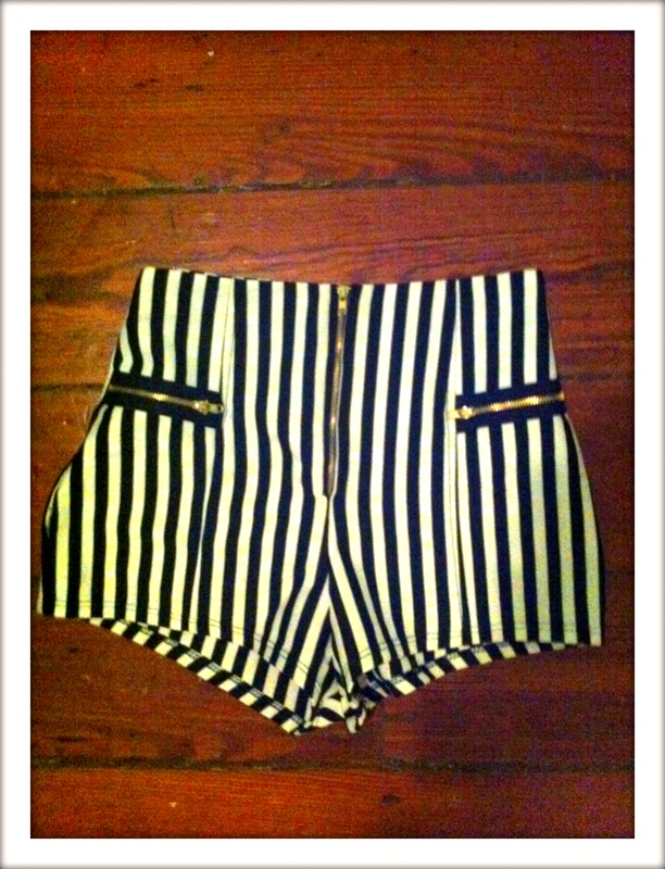 #straightupshorts #stripes #zippers #nastygal 